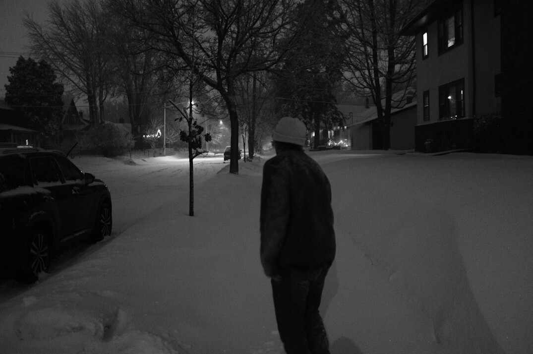 detective following suspect