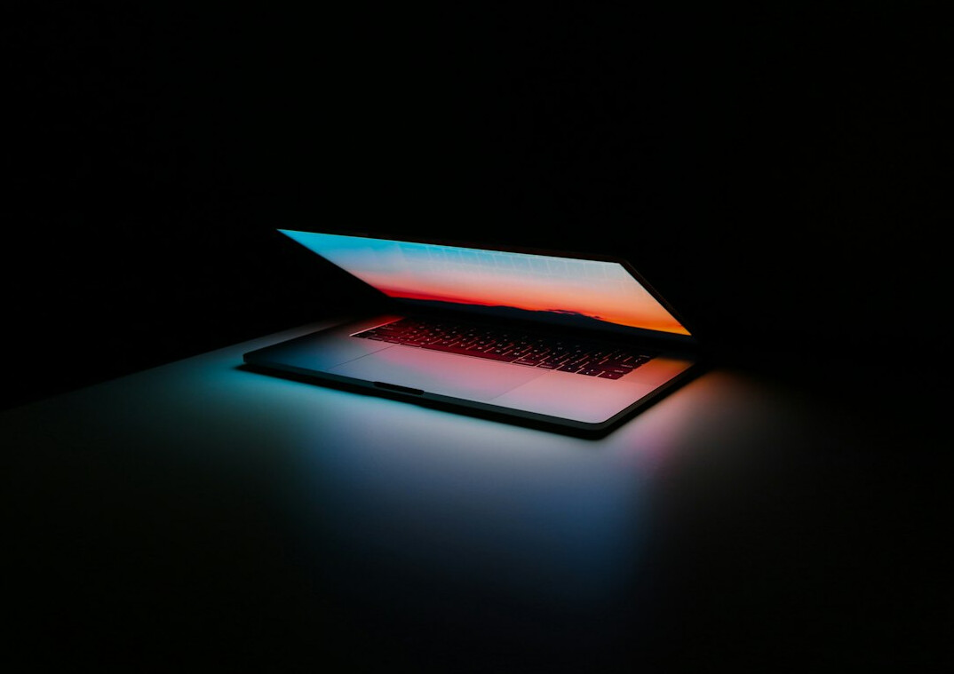 laptop with privacy screen